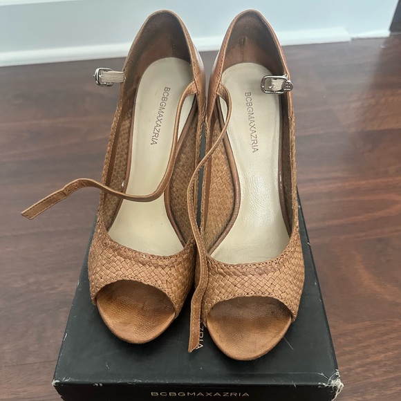 BCBG Maxazria Camilla peep toe w/ ankle strap heels, size 7 sand color - Picture 2 of 6